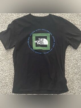 Men’s North Face T-Shirt ~ Size M